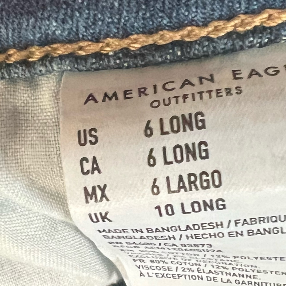 6 LONG American Eagle Jeans